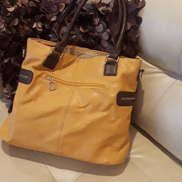 Tory Burch - Picture 2 of 4